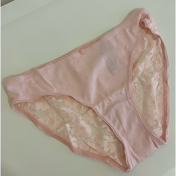 Victoria Secret Lace Bikini - Picture 1 of 6